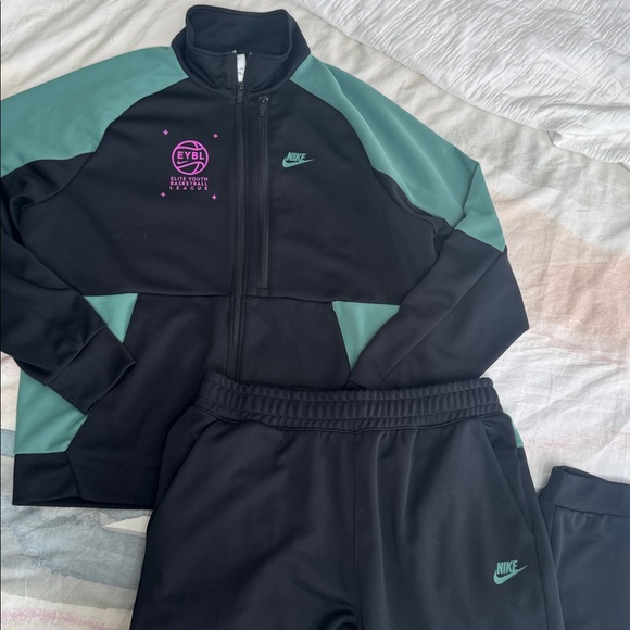Nike 2024 EYBL Sweatsuit Men’s Size XL NWOT